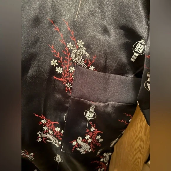Dragon Embroidered Black Kimono - Picture 5 of 7
